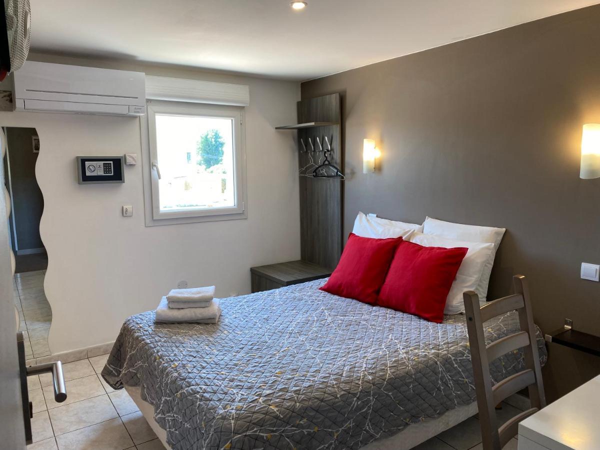 מרסיאן Logis Hotel La Chaumiere מראה חיצוני תמונה