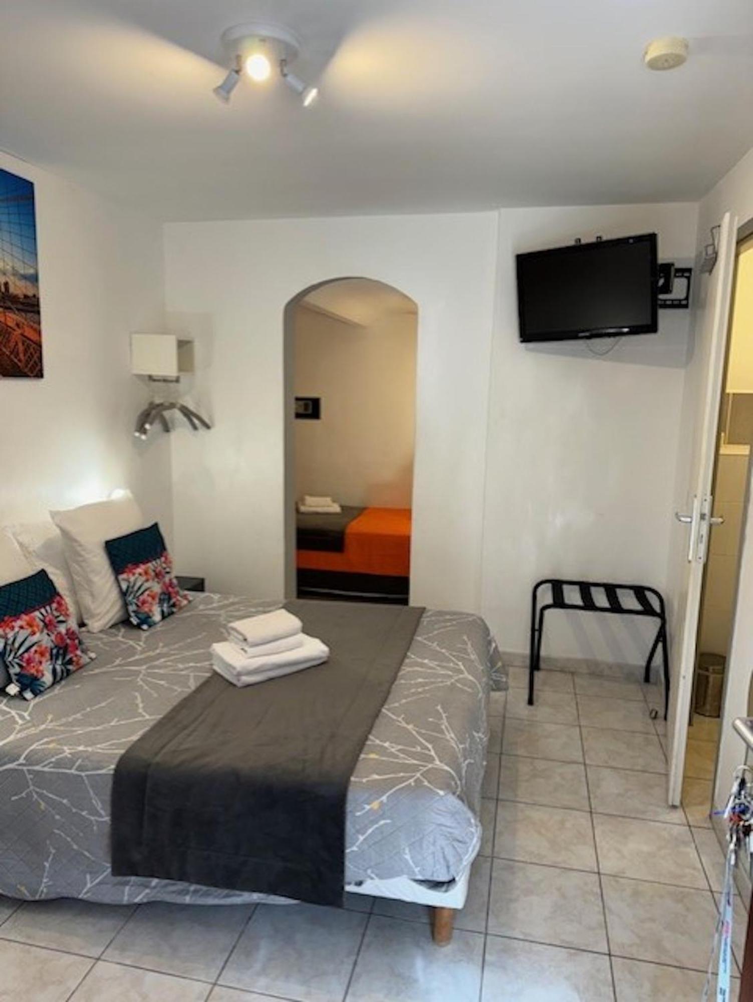 מרסיאן Logis Hotel La Chaumiere מראה חיצוני תמונה