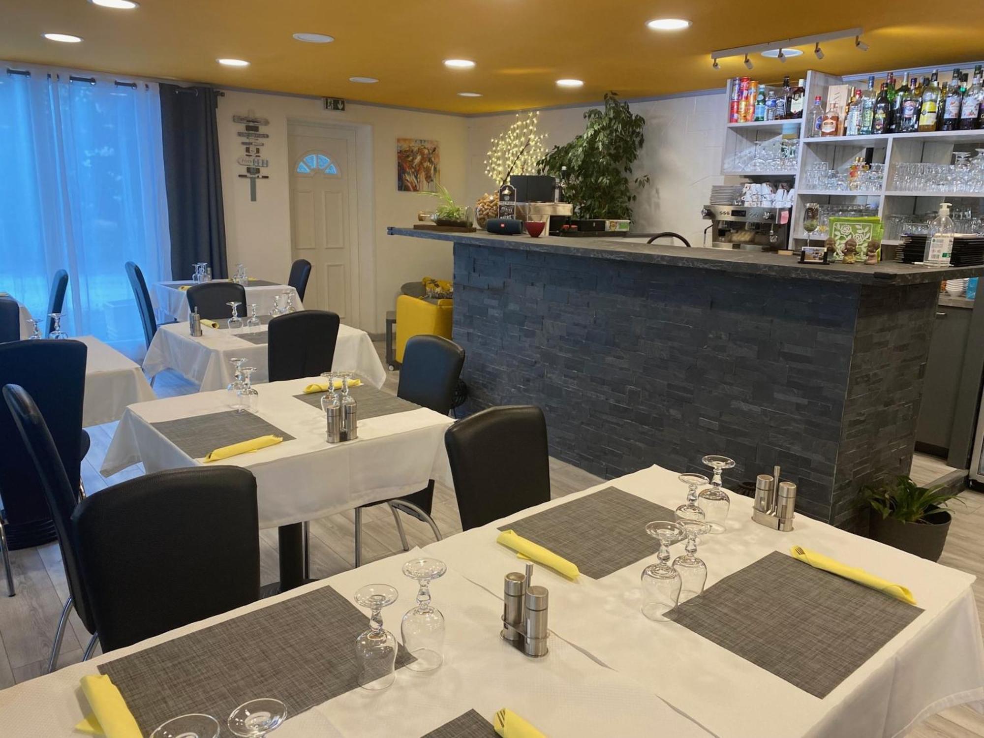 מרסיאן Logis Hotel La Chaumiere מראה חיצוני תמונה